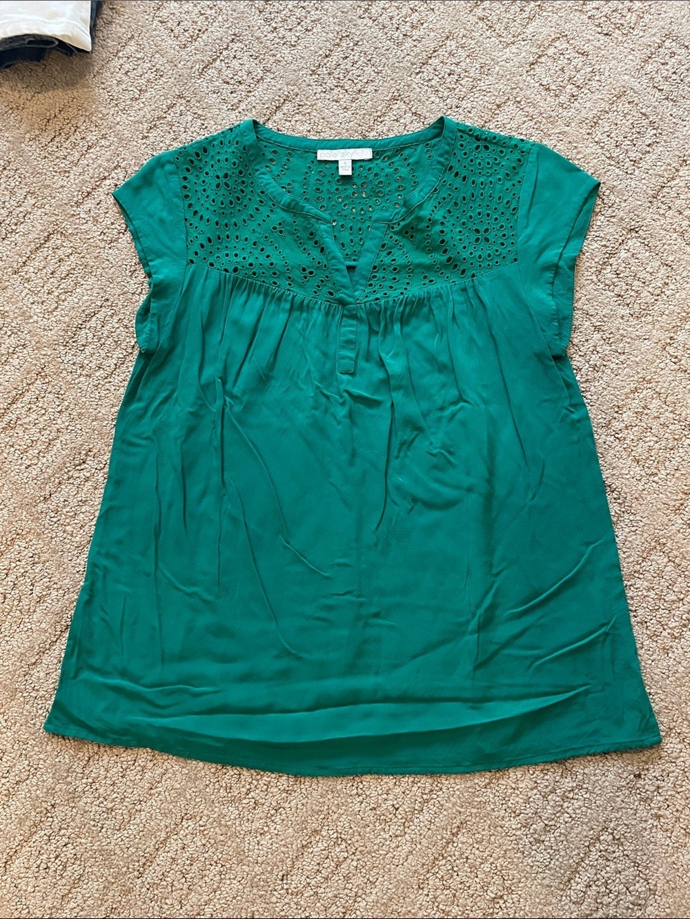 Women's Emerald Eyelet Yoke Cap-Sleeve Blouse